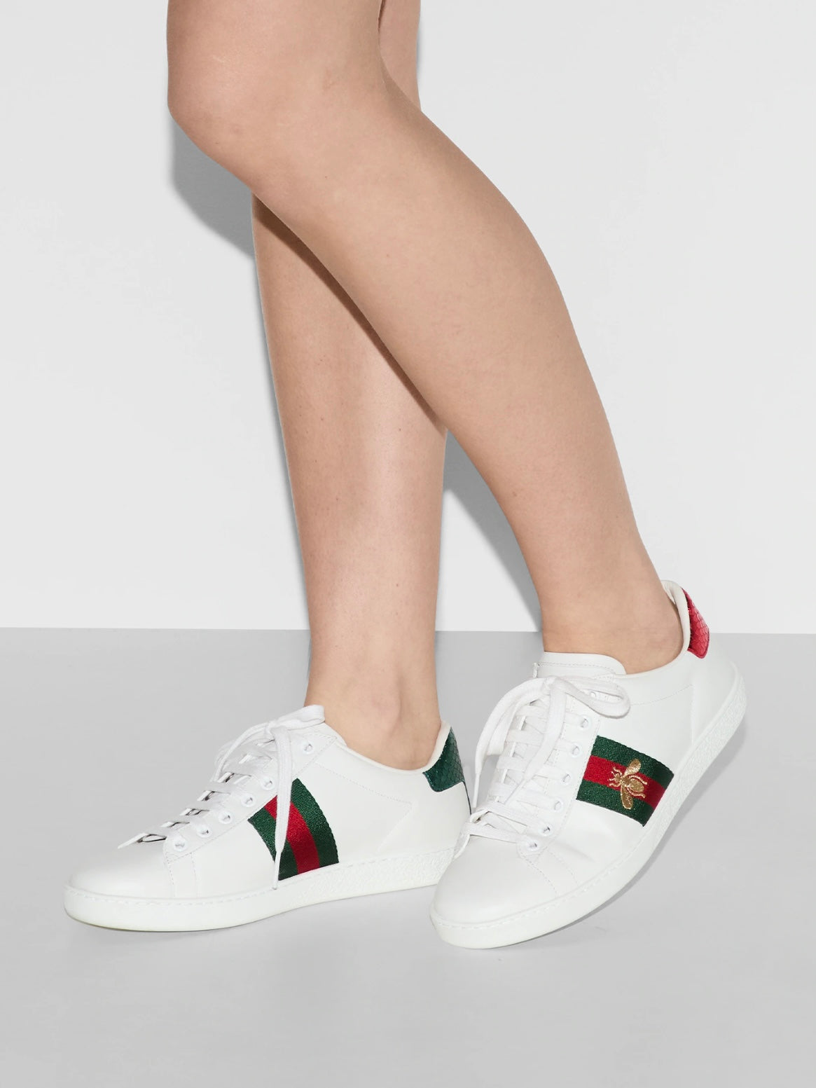 GUCCI WOMEN'S GUCCI ACE SNEAKER WITH BEE