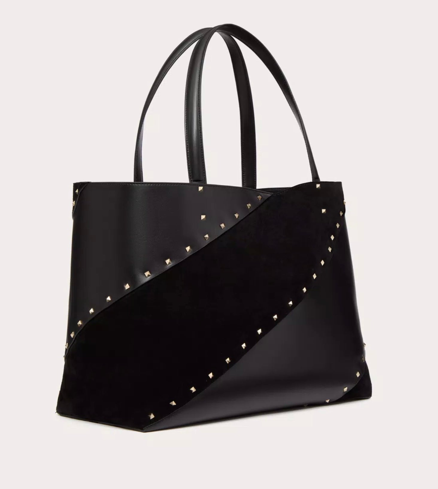 Valentino Garavani Shopping Bag Valentino Garavani Rockstud Wispy In Calfskin And Suede