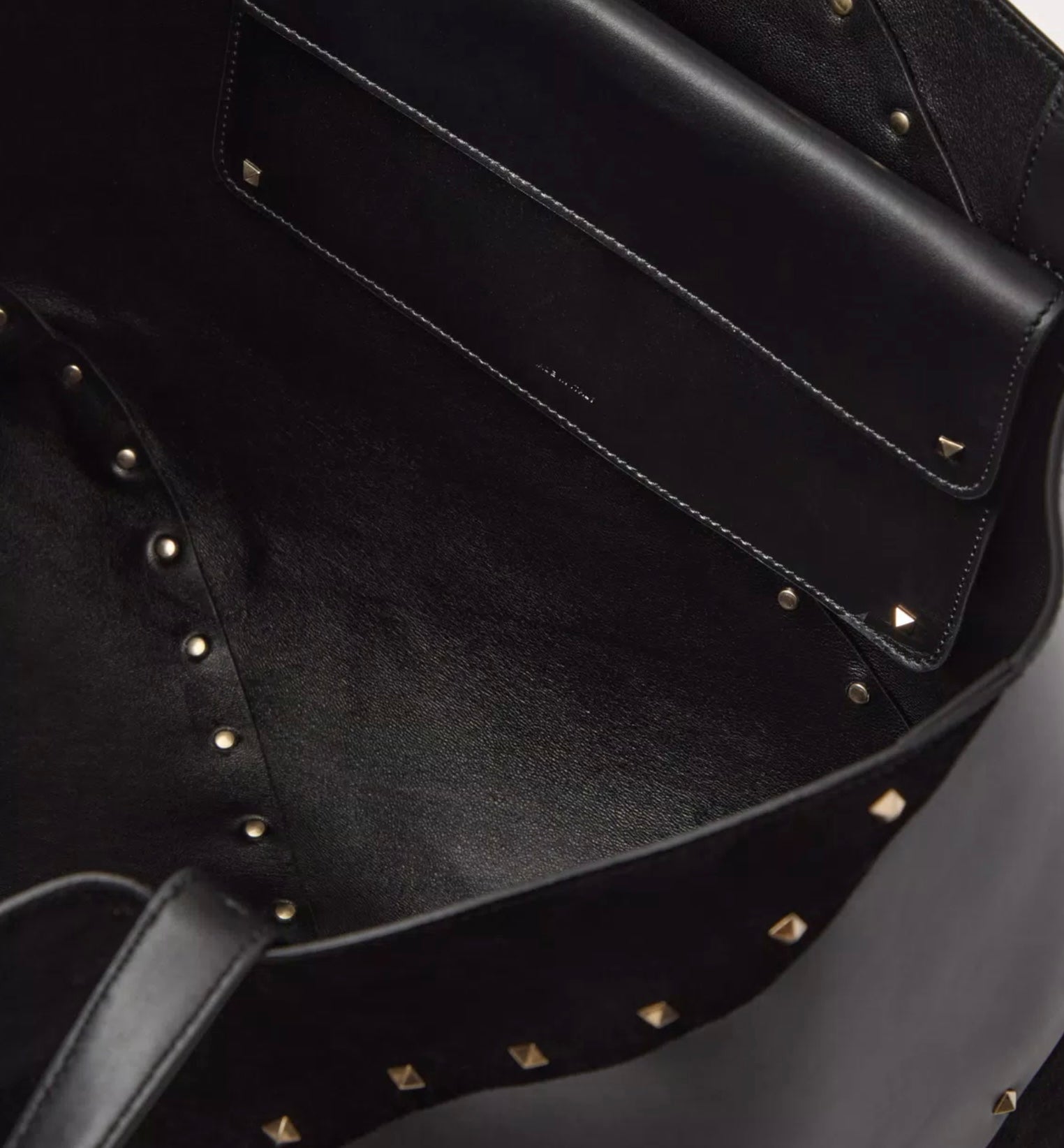 Valentino Garavani Shopping Bag Valentino Garavani Rockstud Wispy In Calfskin And Suede