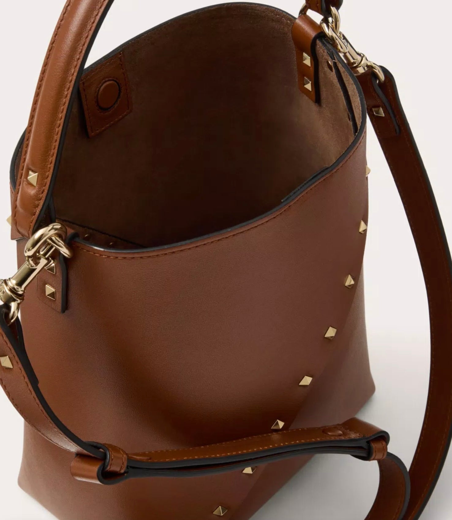 Valentino Garavani Valentino Garavani Rockstud Wispy Calfskin Bucket Bag