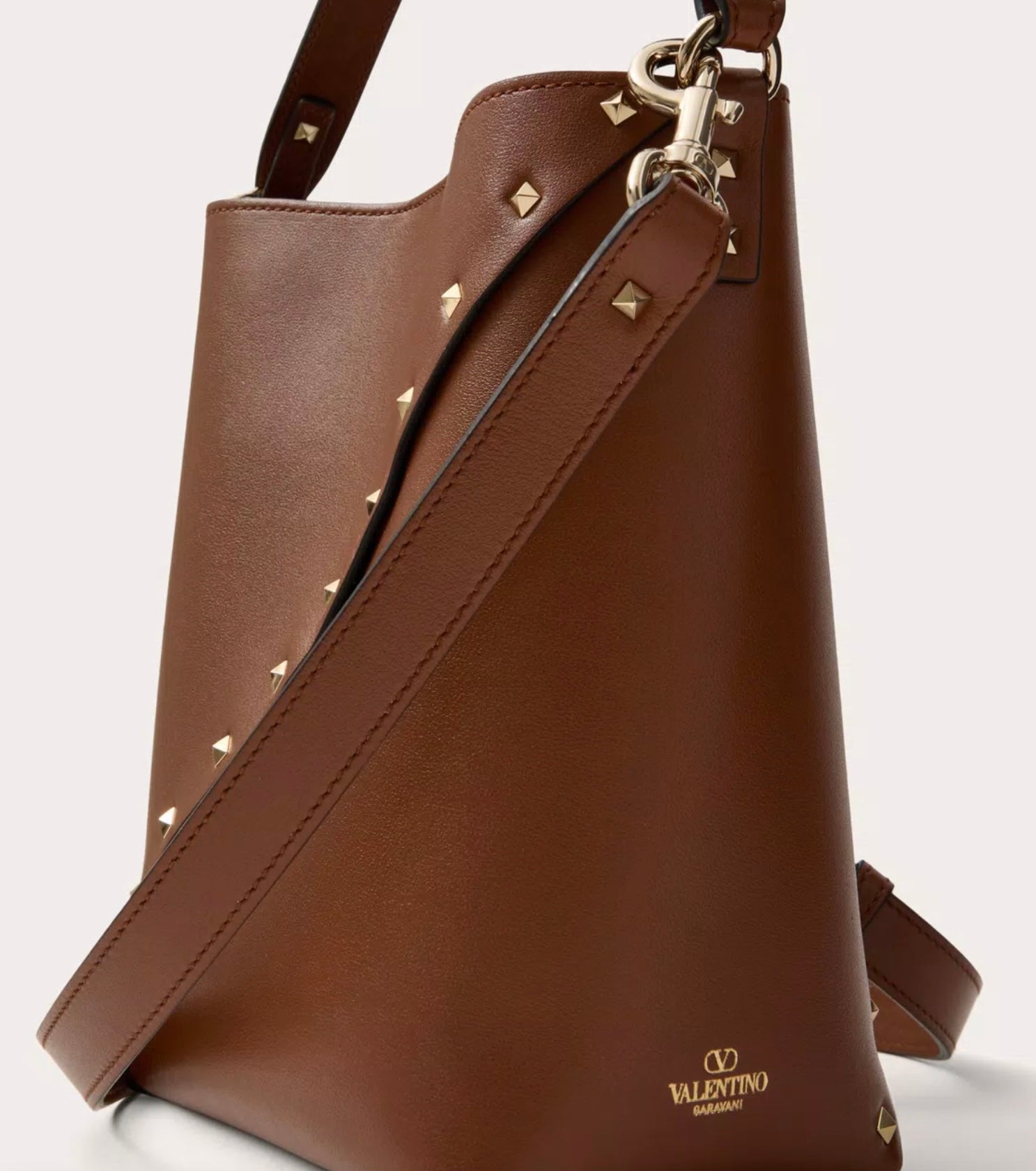 Valentino Garavani Valentino Garavani Rockstud Wispy Calfskin Bucket Bag