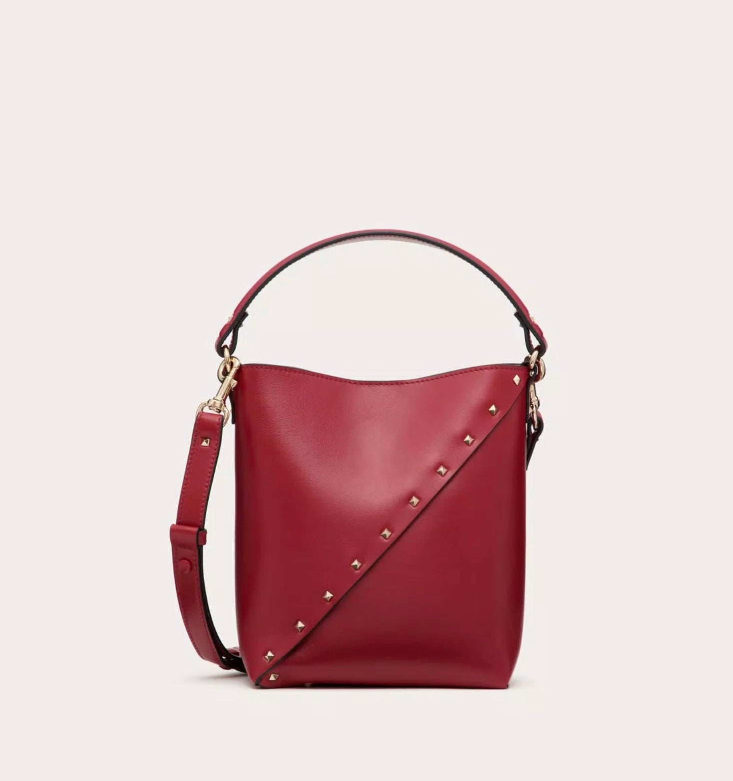 Valentino Garavani Valentino Garavani Rockstud Wispy Calfskin Bucket Bag