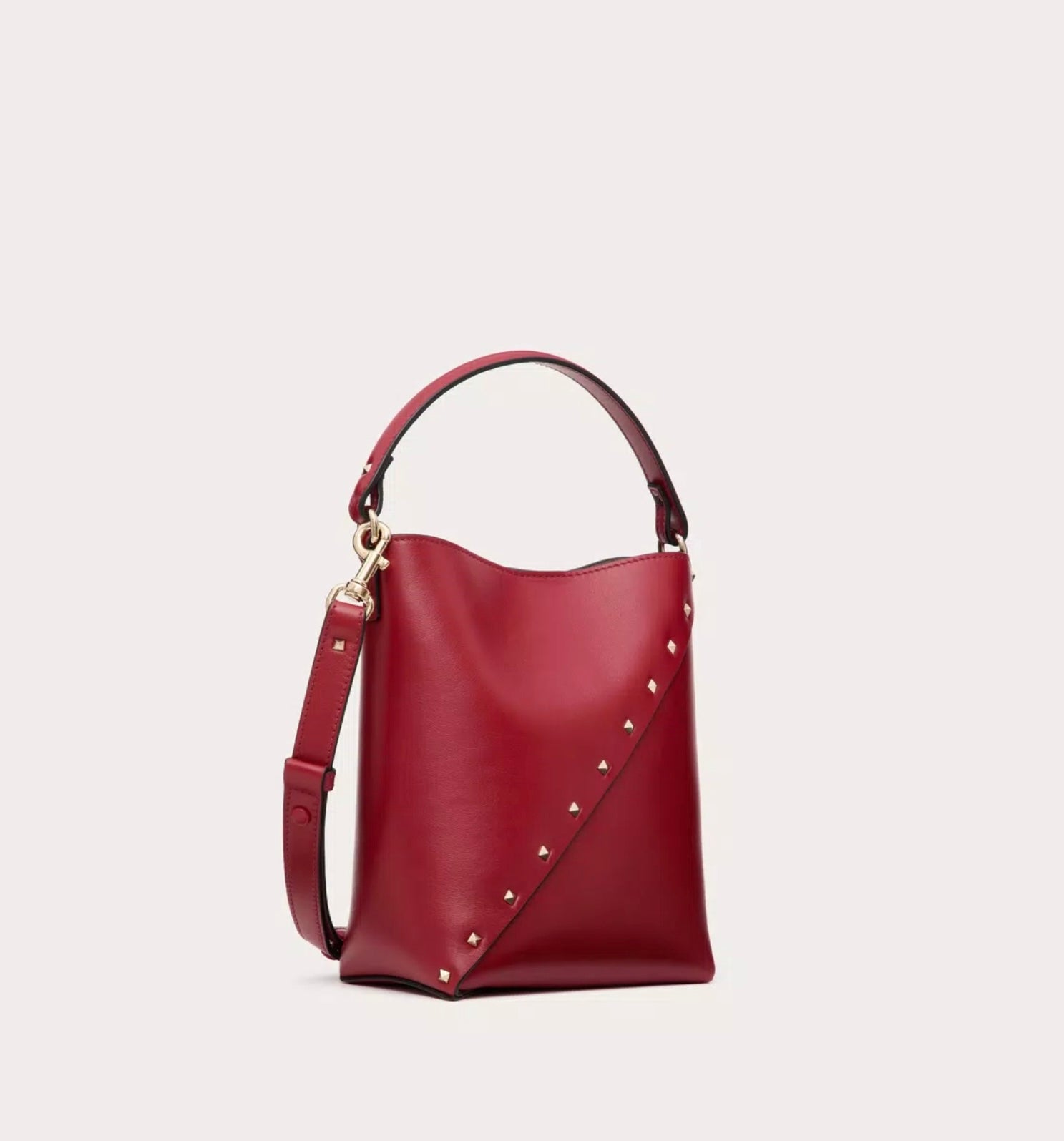 Valentino Garavani Valentino Garavani Rockstud Wispy Calfskin Bucket Bag