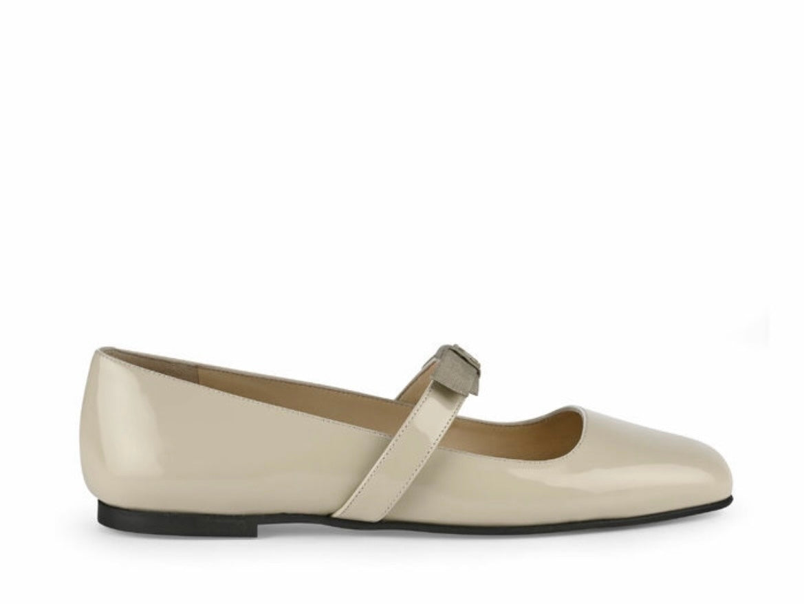 Jimmy Choo Arin Flat