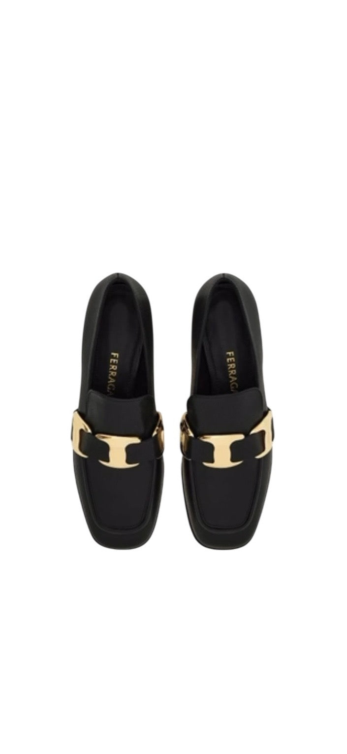 Ferragamo Maxi Vara Plate Loafer