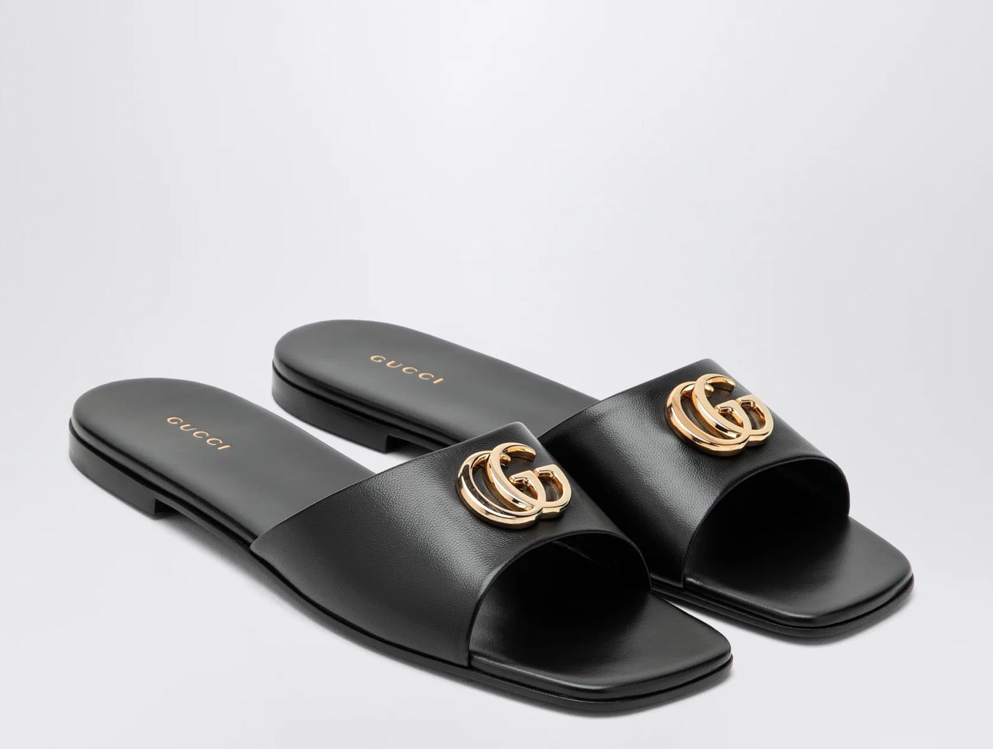 Gucci GG Slide Sandal (120)
