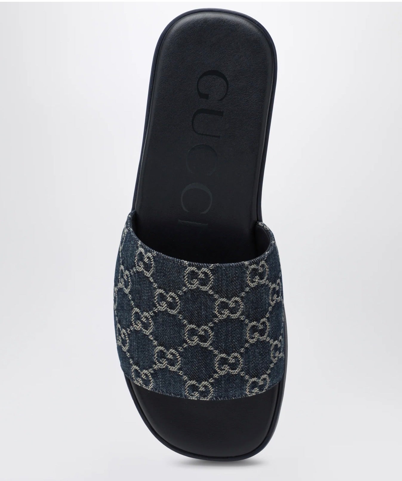 Gucci GG Slide Sandal (120)