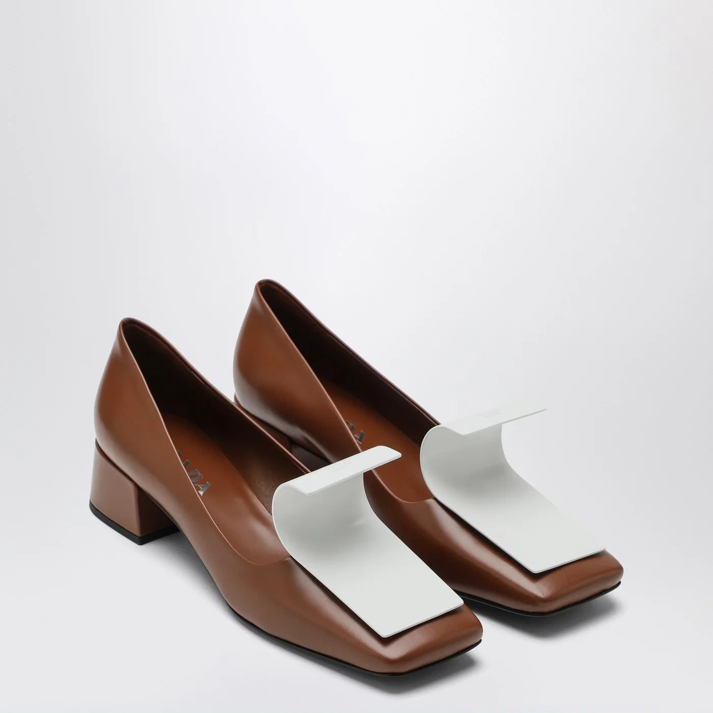 Prada Leather Pumps(120)