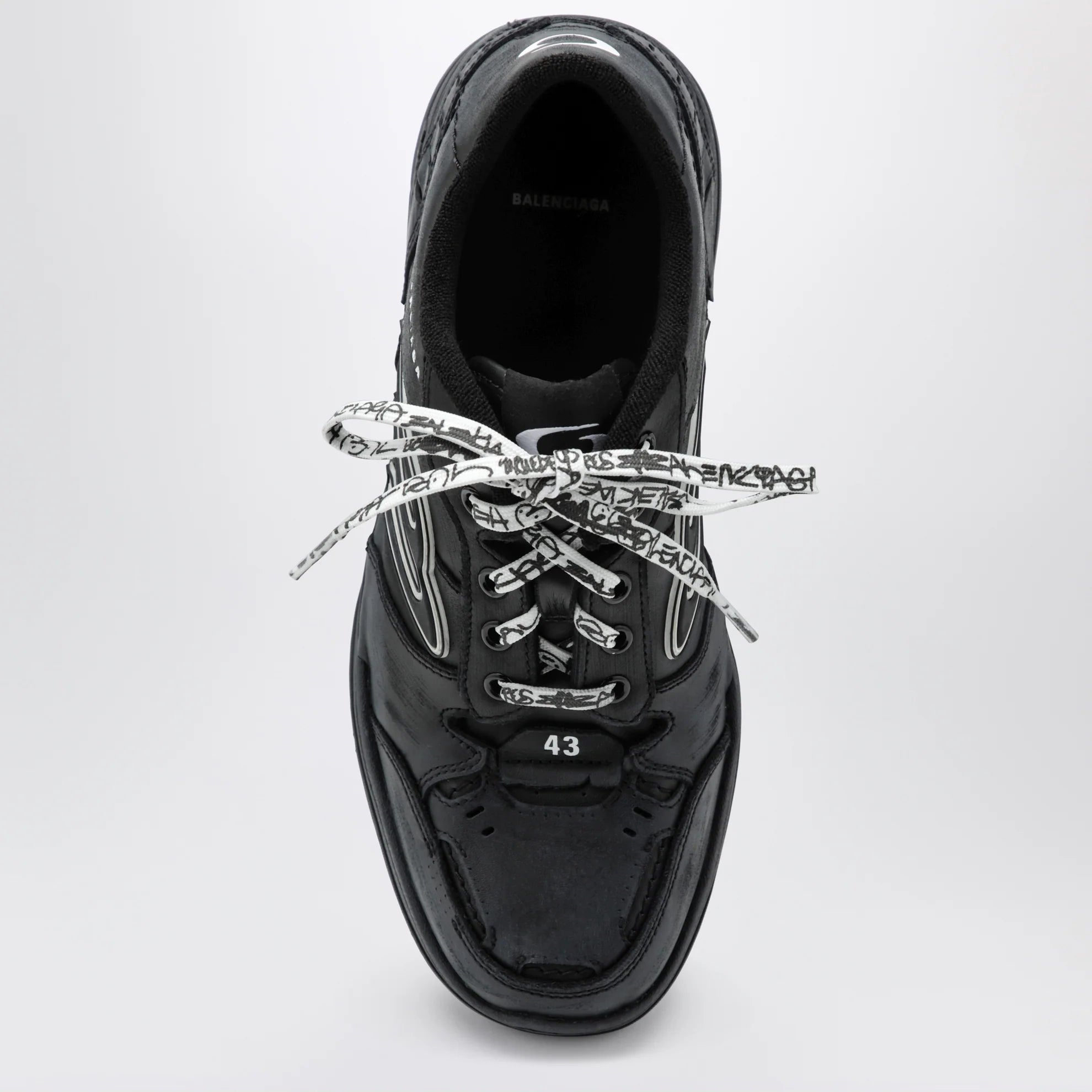 Balenciaga Hamptons Worn-Out Sneakers (120)