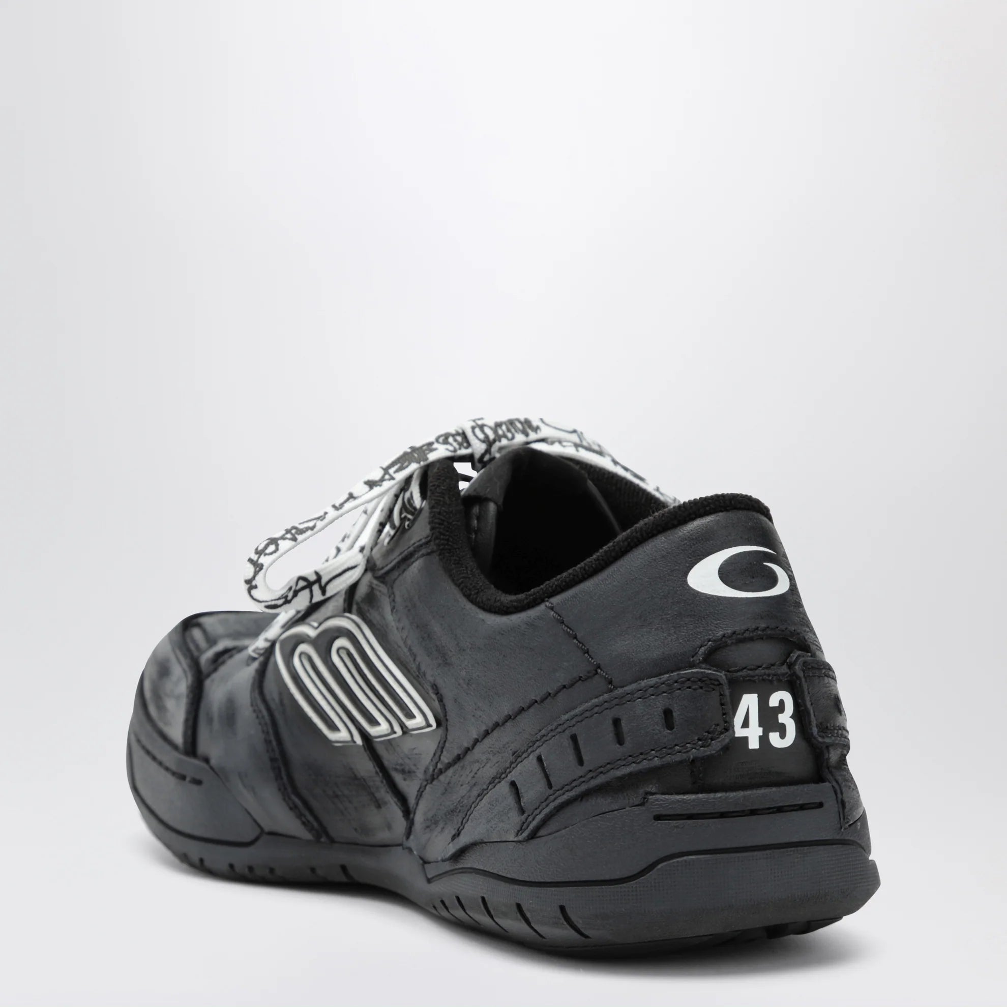 Balenciaga Hamptons Worn-Out Sneakers (120)