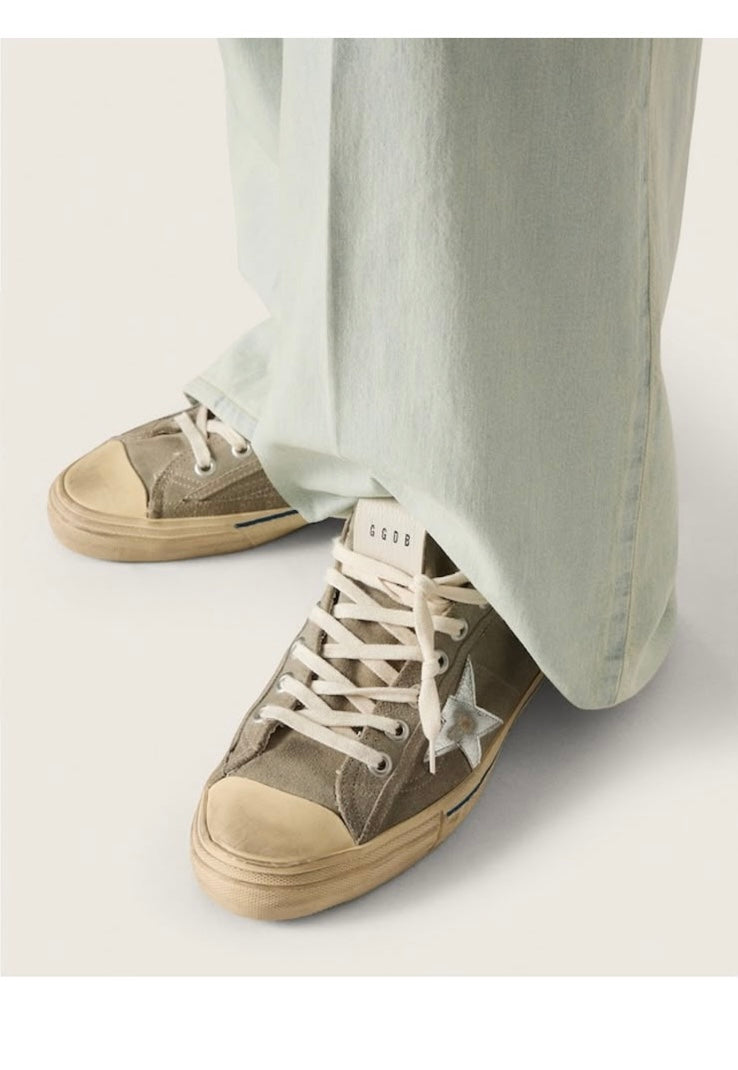 Golden Goose V-star 2 Sneakers